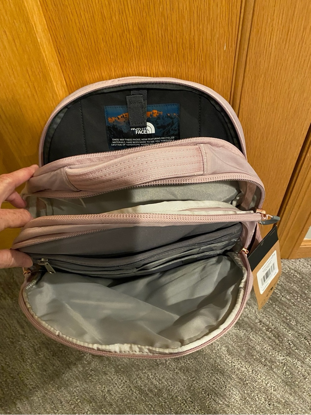 NWT The North Face 27L Women’s Borealis Luxe Backpack- Metal Pink/Burnt Coral - Picture 10 of 11